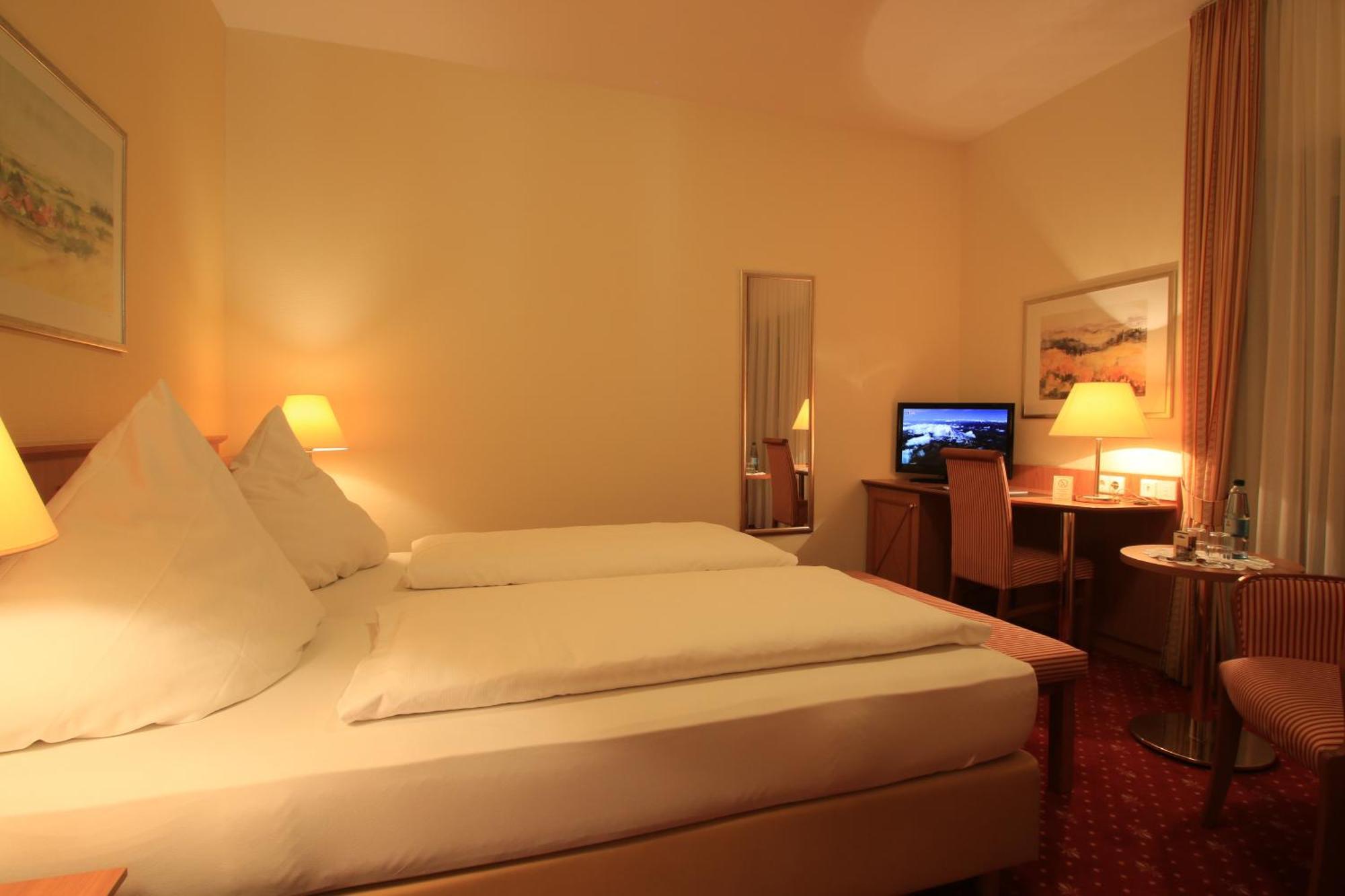 Hotel Alexa Бад-Мергентхайм Номер фото
